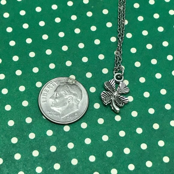Petite 🍀 Clover Shamrock Good Luck Charm - Picture 5 of 9